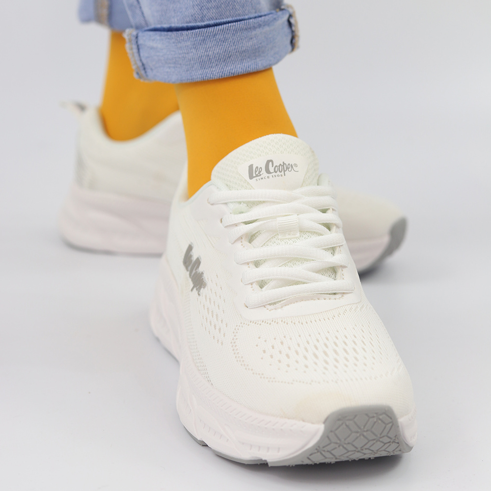 Жіночі білі спортивні кросівки Lee Cooper