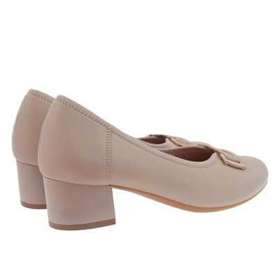 Бежеві шкіряні човники з золотим декором на колодці Galant 