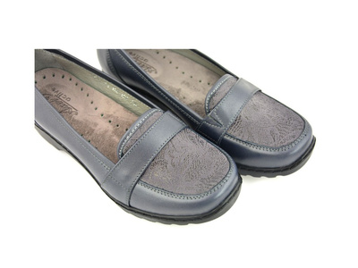 Сірі туфлі на танкетці AXEL 1889