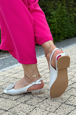 Srebrne damskie sandały z ozdobą w cyrkonie