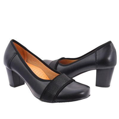 Чорні шкіряні човники польського бренду на високих підборах