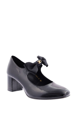 Czarne czółenka skórzane na obcasie z kokardą