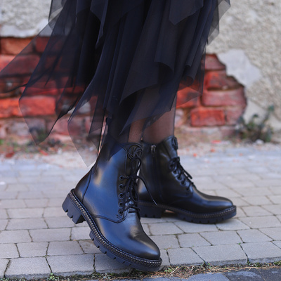 Високі шкіряні чоботи Kordel чорні 