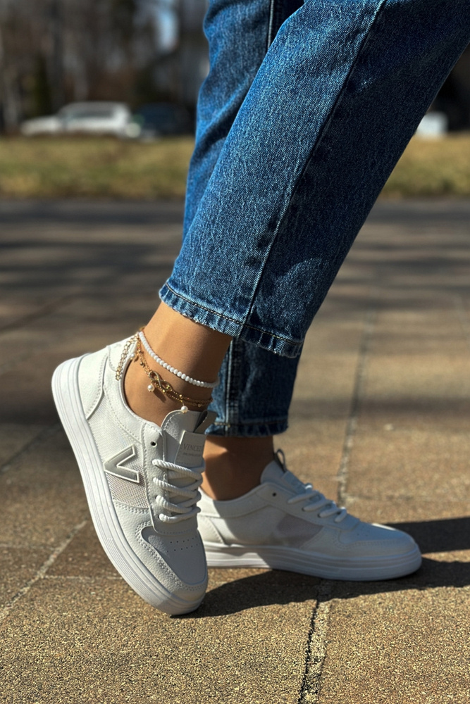 Białe damskie półbuty sportowe sznurowane