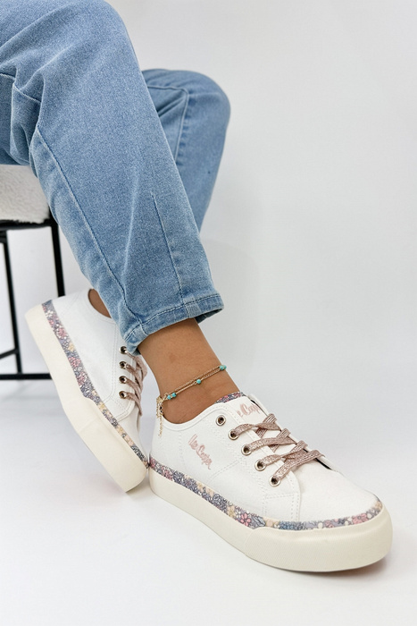 Білі кросівки на платформі з декоративними шнурками