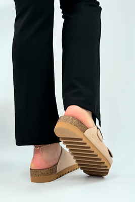 Klapki zamszowe beżowe na platformie Big Star