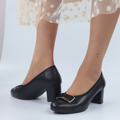 Човники шкіряні з пряжкою на колодці, чорні Галант