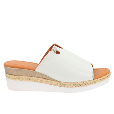 Białe klapki na koturnie Potocki