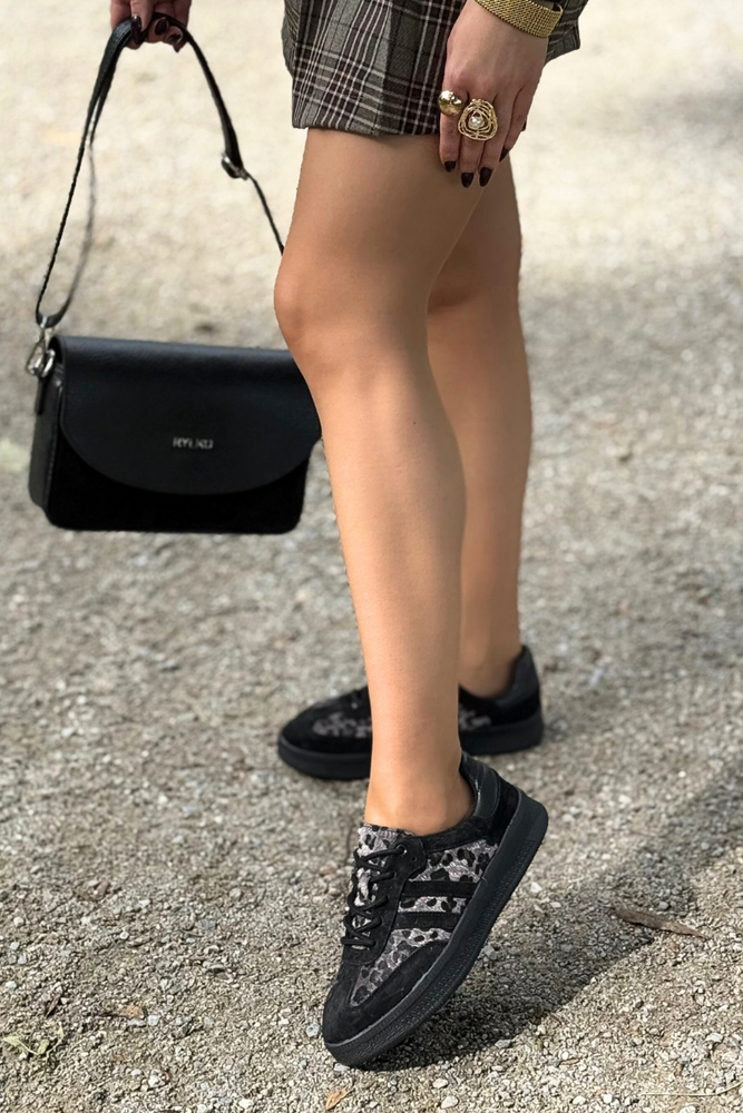 Шкіряні сліпони на танкетці на блискавці, чорні