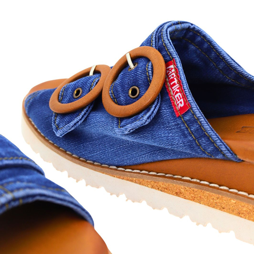 Джинсові штани Artiker з бежевою пряжкою на танкетці