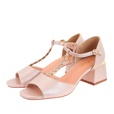 Золоті босоніжки на декоративній колодці Vinceza