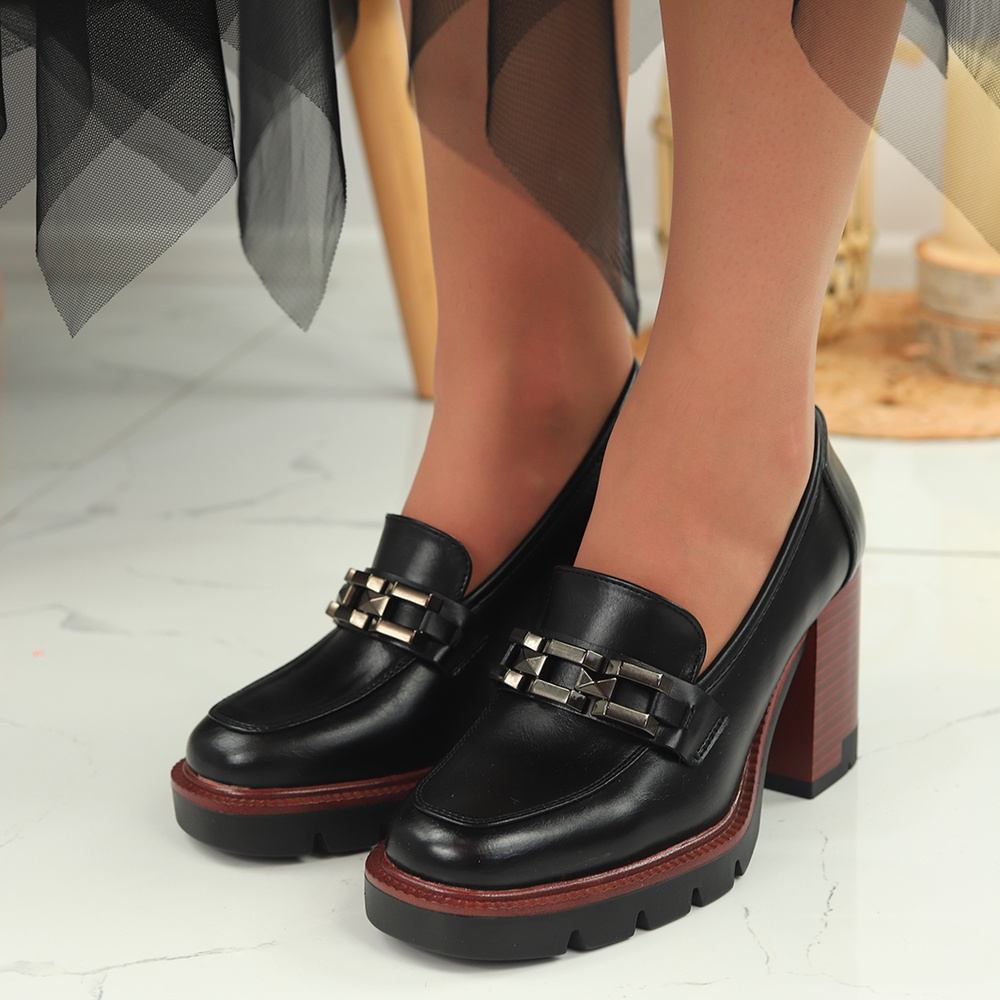 Чорні туфлі на високих підборах з пряжкою Potocki