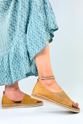 Żółte sandały skórzane ażurowe płaskie 