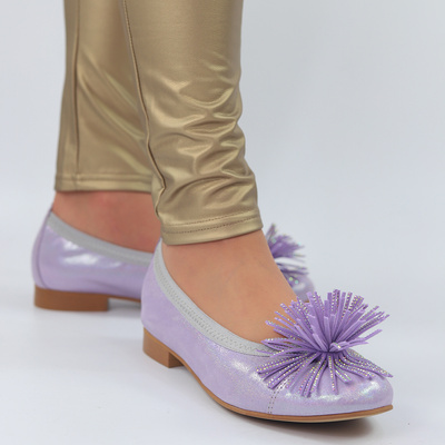 Фіолетові шкіряні балерини з помпоном від Gamis