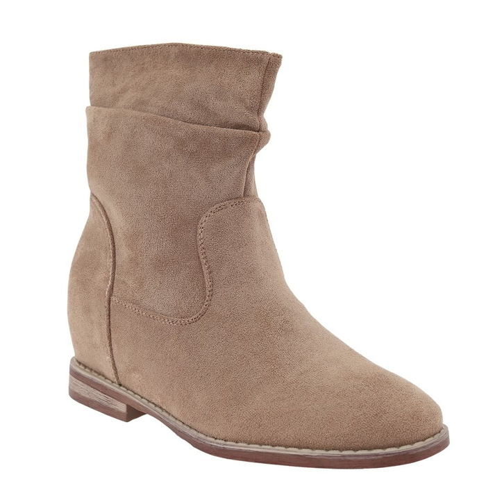 Бежеві замшеві чоботи на танкетці S. Barski