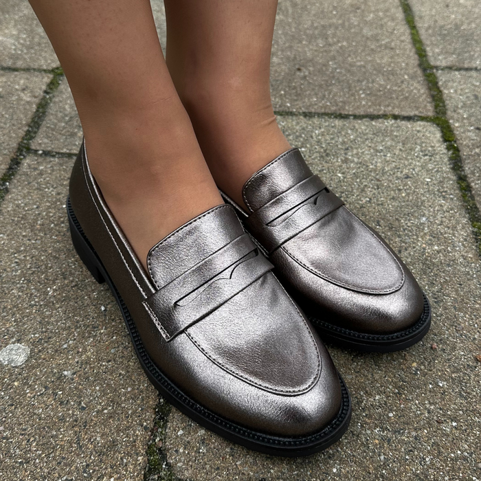 Жіночі платинові мокасини M. Daszyński