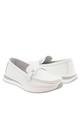 Skórzane półbuty białe wsuwane na platformie