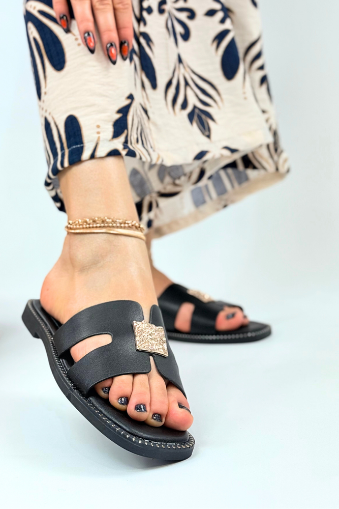 Білі шльопанці з золотим декором, плоскі Potocki