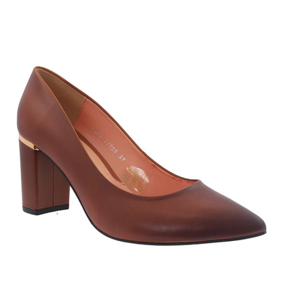 Коричневі шкіряні туфлі на каблуці Baldaccini