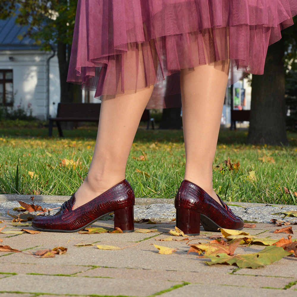 Шкіряні туфлі Arka 6101 на бордовому каблуці