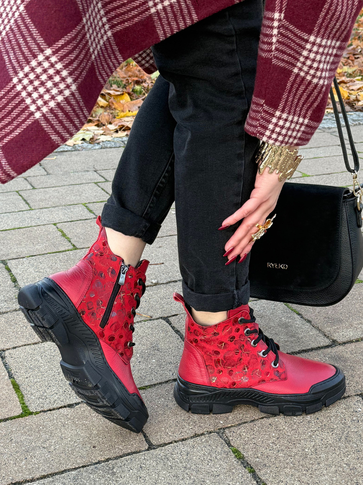Trzewiki botki damskie skórzane sznurowane z zamkiem czerwone