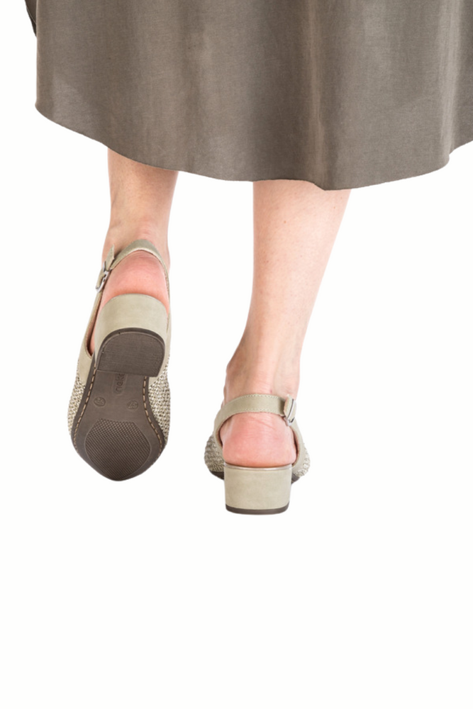 Човники жіночі з відкритою п'ятою на колодці Rieker