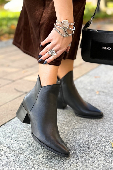 Чорні замшеві ботильйони на блискавці ззаду