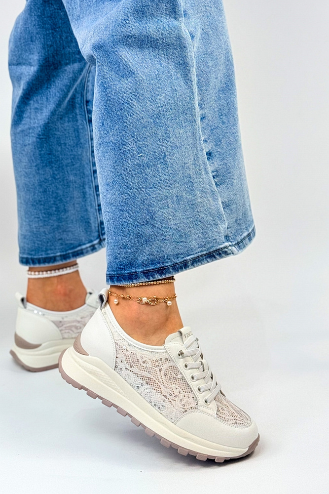 Półbuty białe z koronką sznurowane