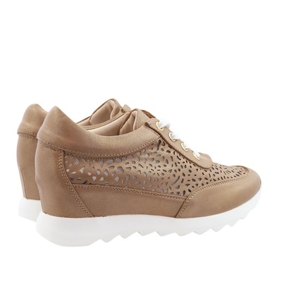 Жіночі золотисті ажурні кросівки на закритій танкетці