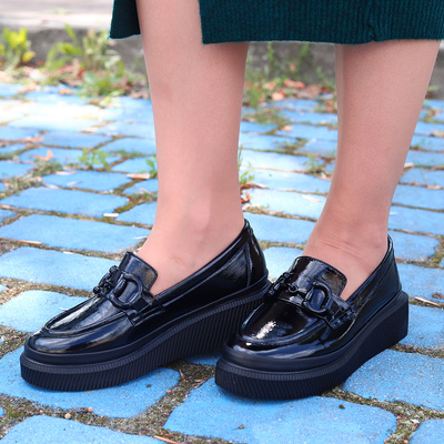 Sneakersy damskie lakierowane czarne Ravini