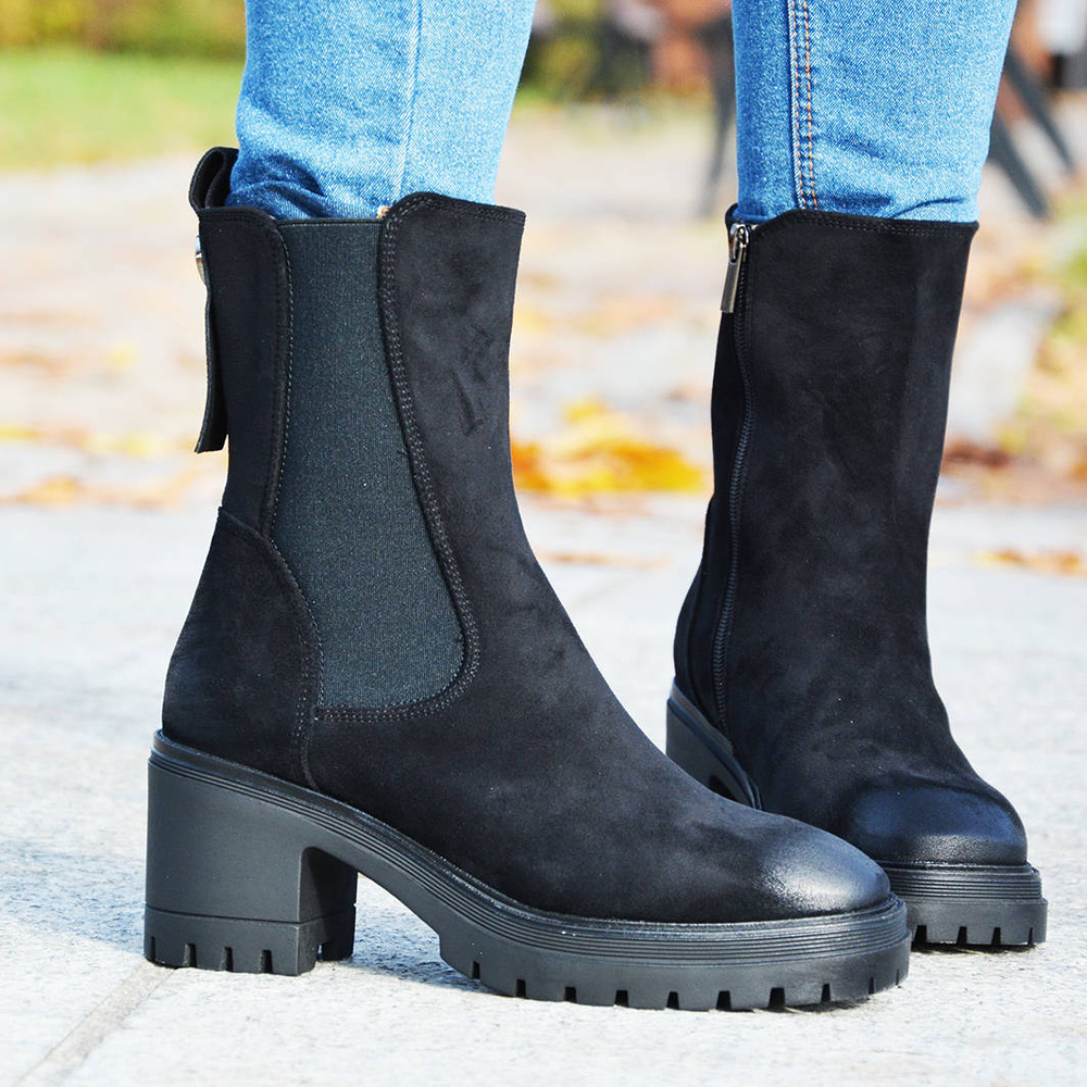 Чорні замшеві ботильйони Vinceza на високих підборах