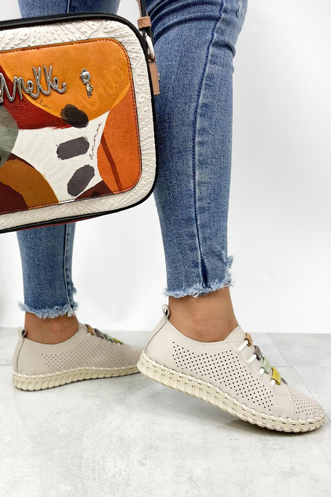 Beżowe półbuty skórzane perforowane wsuwane płaskie 