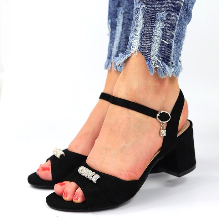 Чорні босоніжки Vinceza