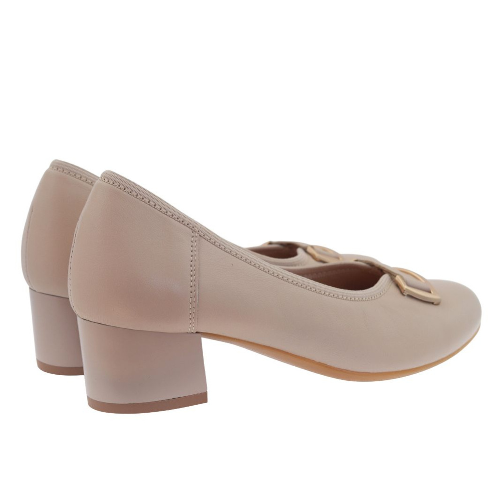 Бежеві шкіряні човники з золотим декором на колодці Galant 