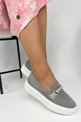 Сірі жіночі туфлі на платформі з декором