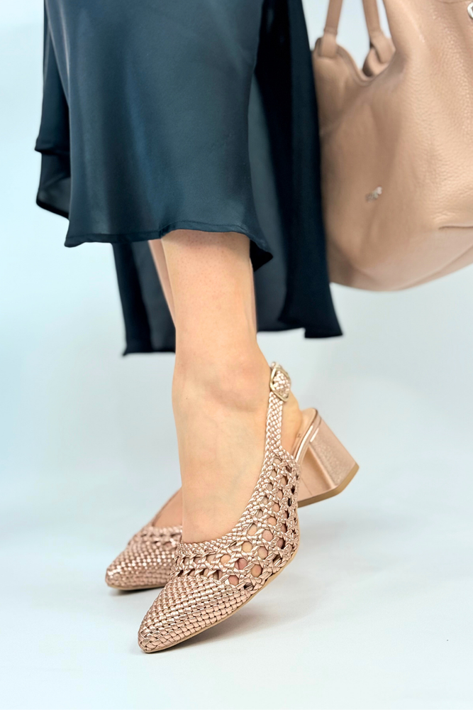 Жіночі золоті шкіряні човники на низькому каблуці