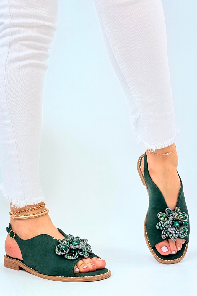 Zielone sandały zamszowe z ozdobą płaskie