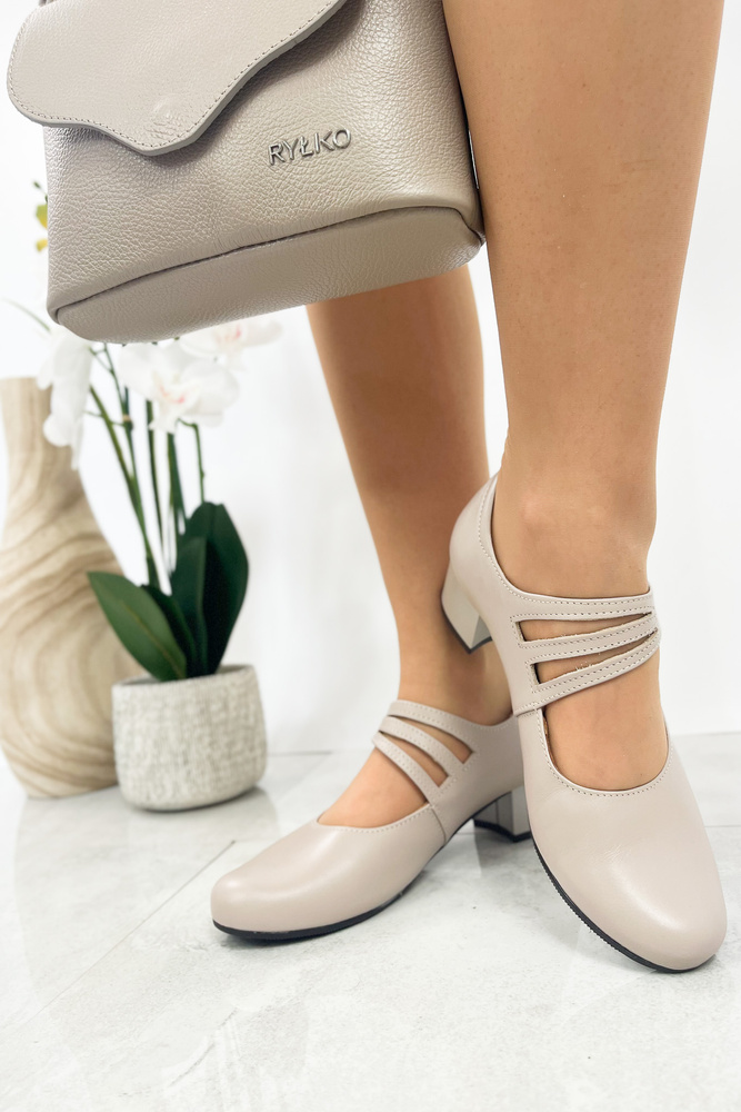 Czółenka skórzane beżowe zapinane z paskiem Polskie