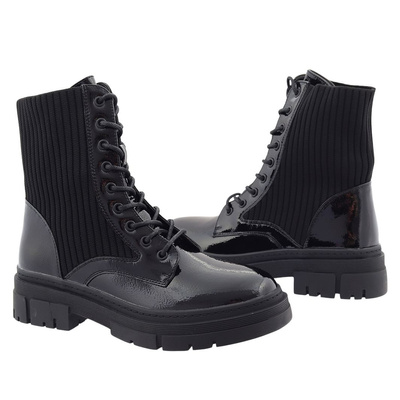 Botki lakierowane ze skarpetkową cholewką czarne