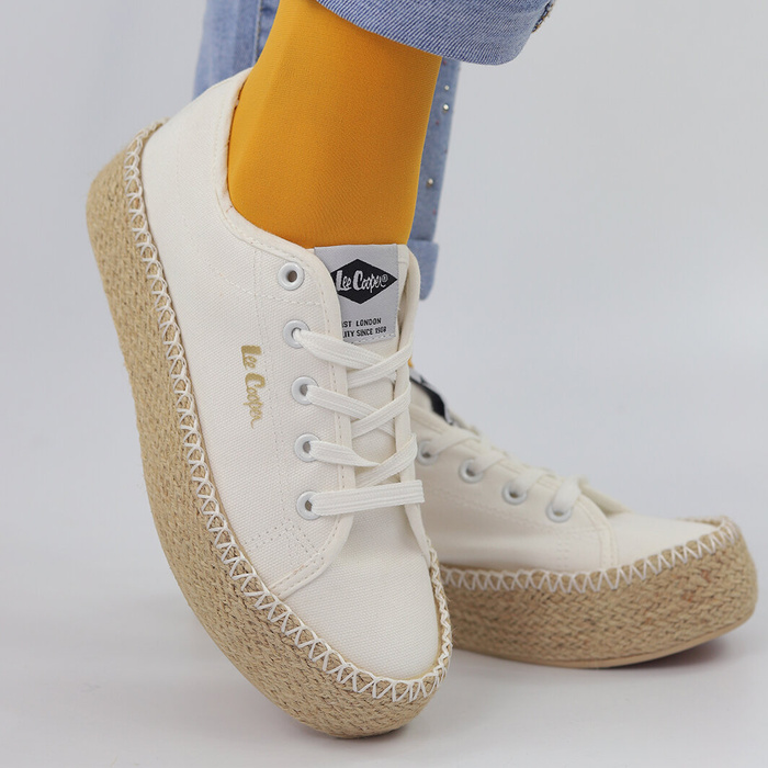 Білі кросівки Lee Cooper на джутовій платформі