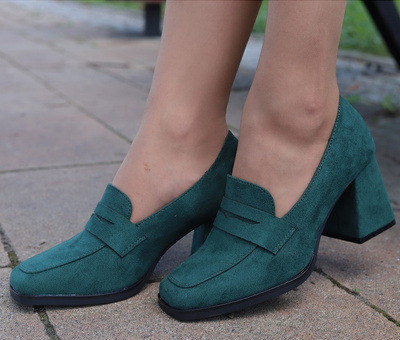 Zielone półbuty zamszowe na klocku Potocki
