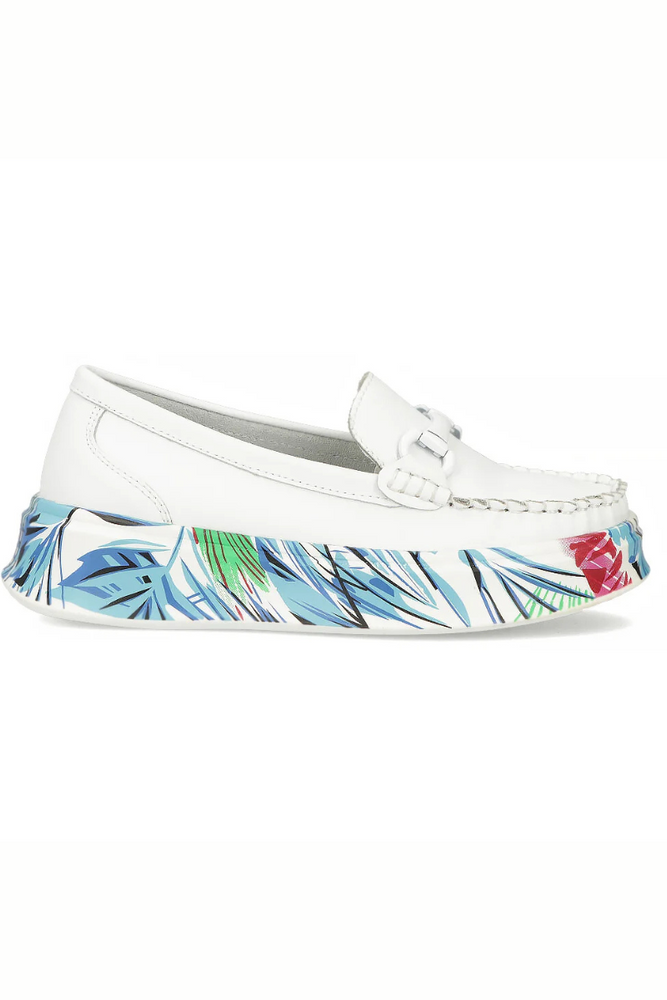 Białe skórzane półbuty wsuwane z kolorową platformą Filippo