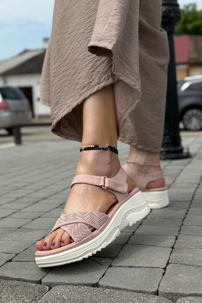 Miękkie różowe sandały z materiału i ekoskóry na rzep