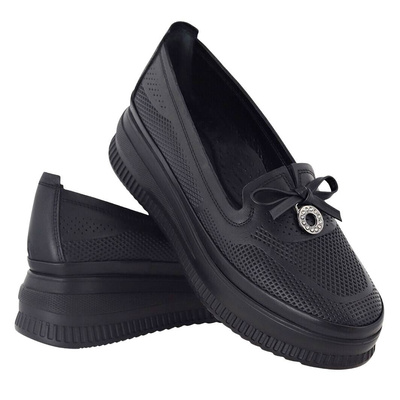 Skórzane półbuty w kolorze czarnym na koturnie Ravini