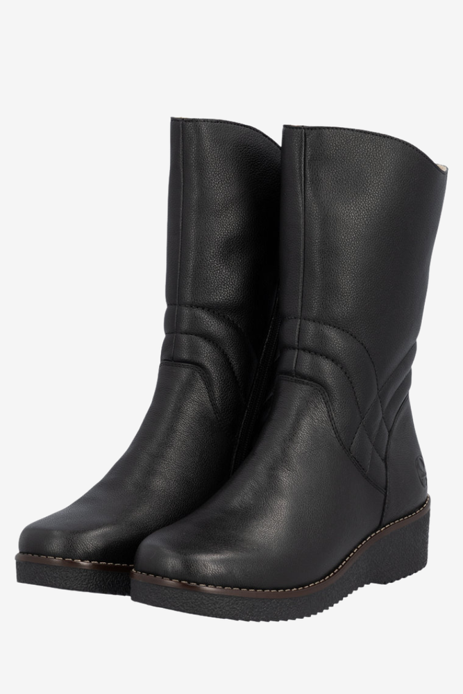 Botki damskie skórzane z wyższym stanem na koturnie czarne 