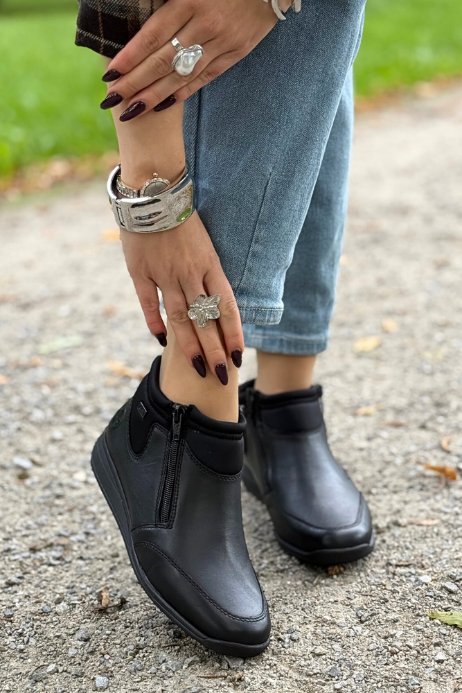 Ботильйони RIEKER Z9583-00, чорні, з оборками