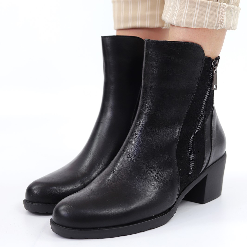 Жіночі чорні утеплені ботильйони M. Daszyński