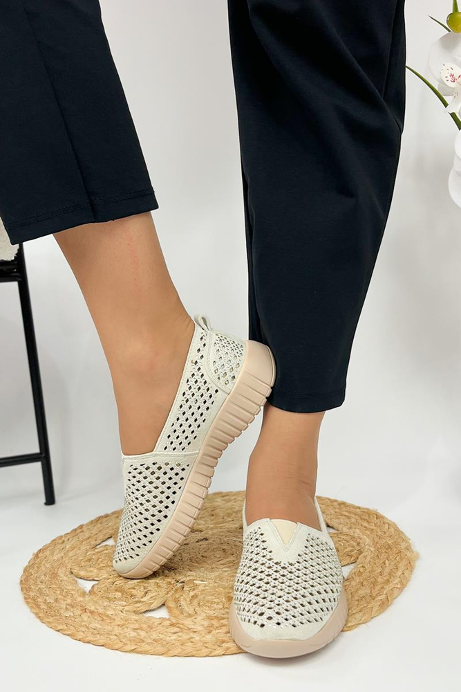 Туфлі жіночі ажурні на плоскій підошві