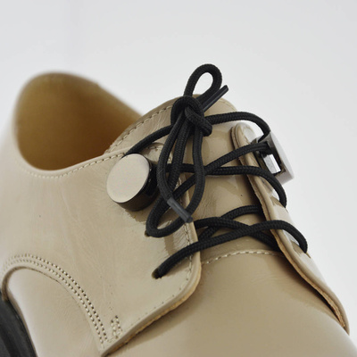 Półbuty Arka 6327 beżowe lakierowane