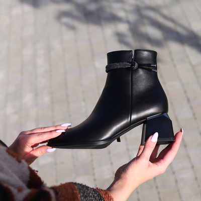 Чорні ботильйони з колодкою Потоцького